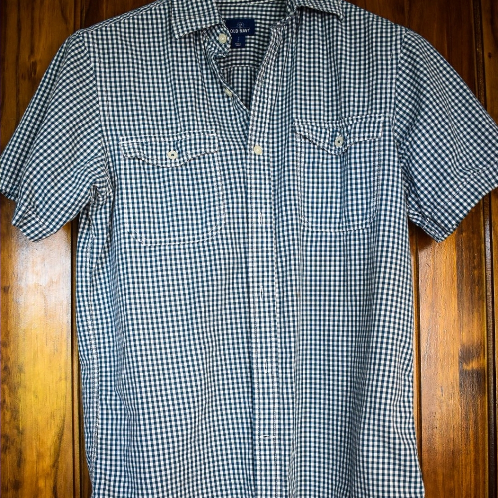 Old Navy button up polo, size S. Green.